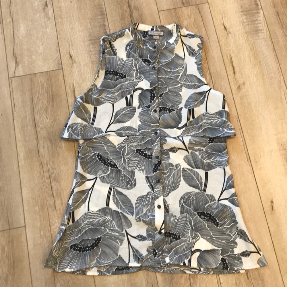 Floral button-up sleeveless tiered tunic